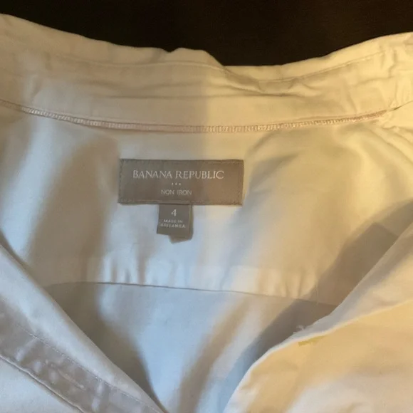 Banana Republic Women's White Button-Up Shirt - Picture 3 of 3